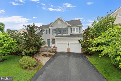 Photo of 6040 Wake Crest Court, HAYMARKET, VA 20169 (MLS # VAPW2120396)