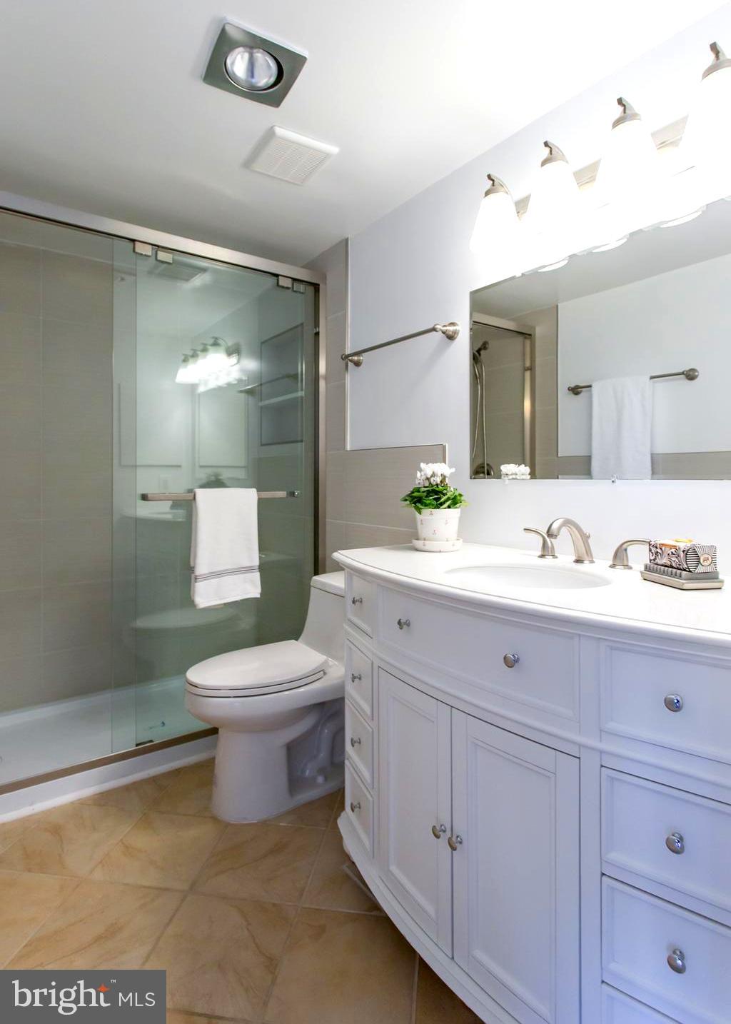 REGENCY - Residential Lease