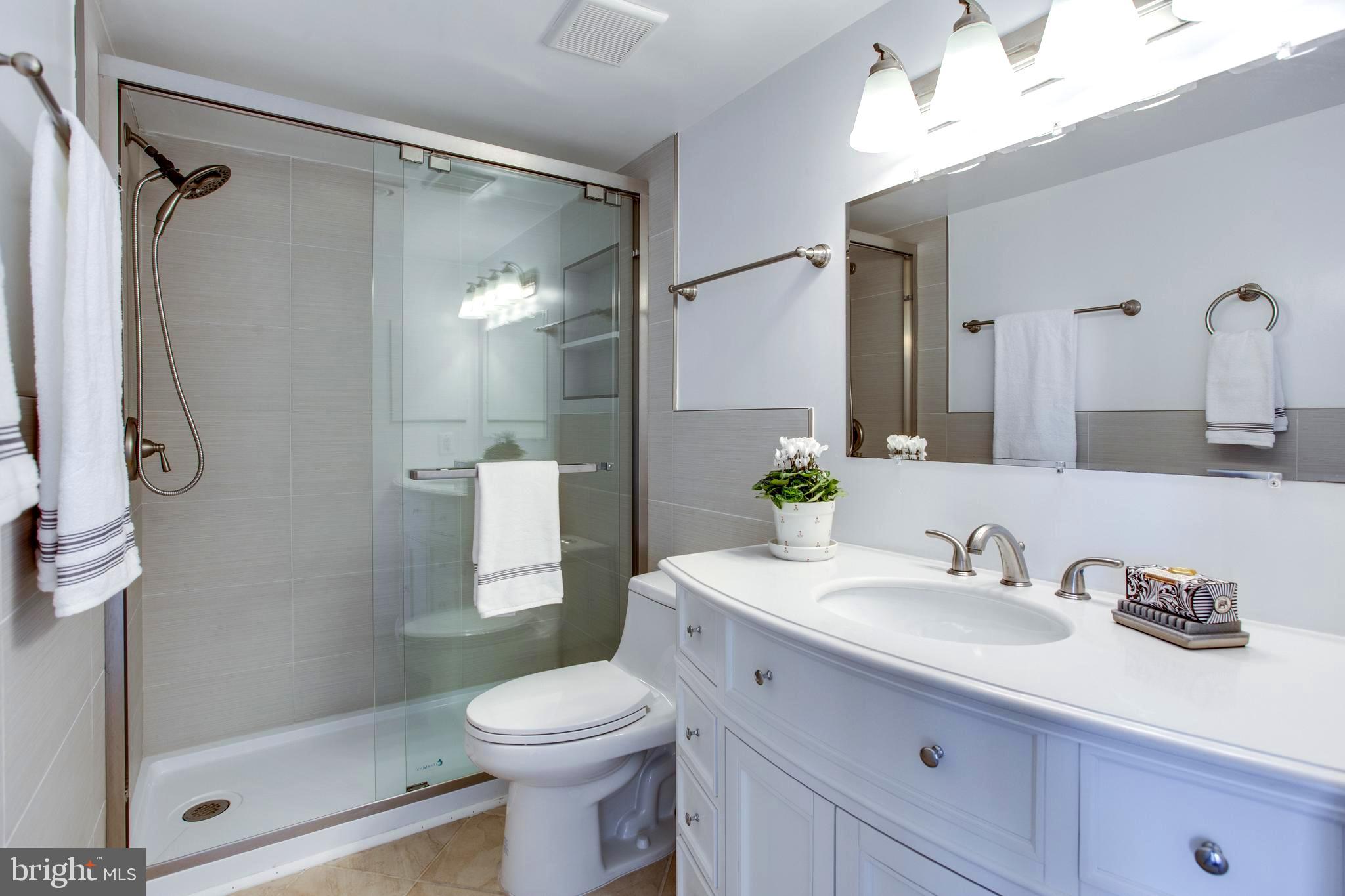 REGENCY - Residential Lease