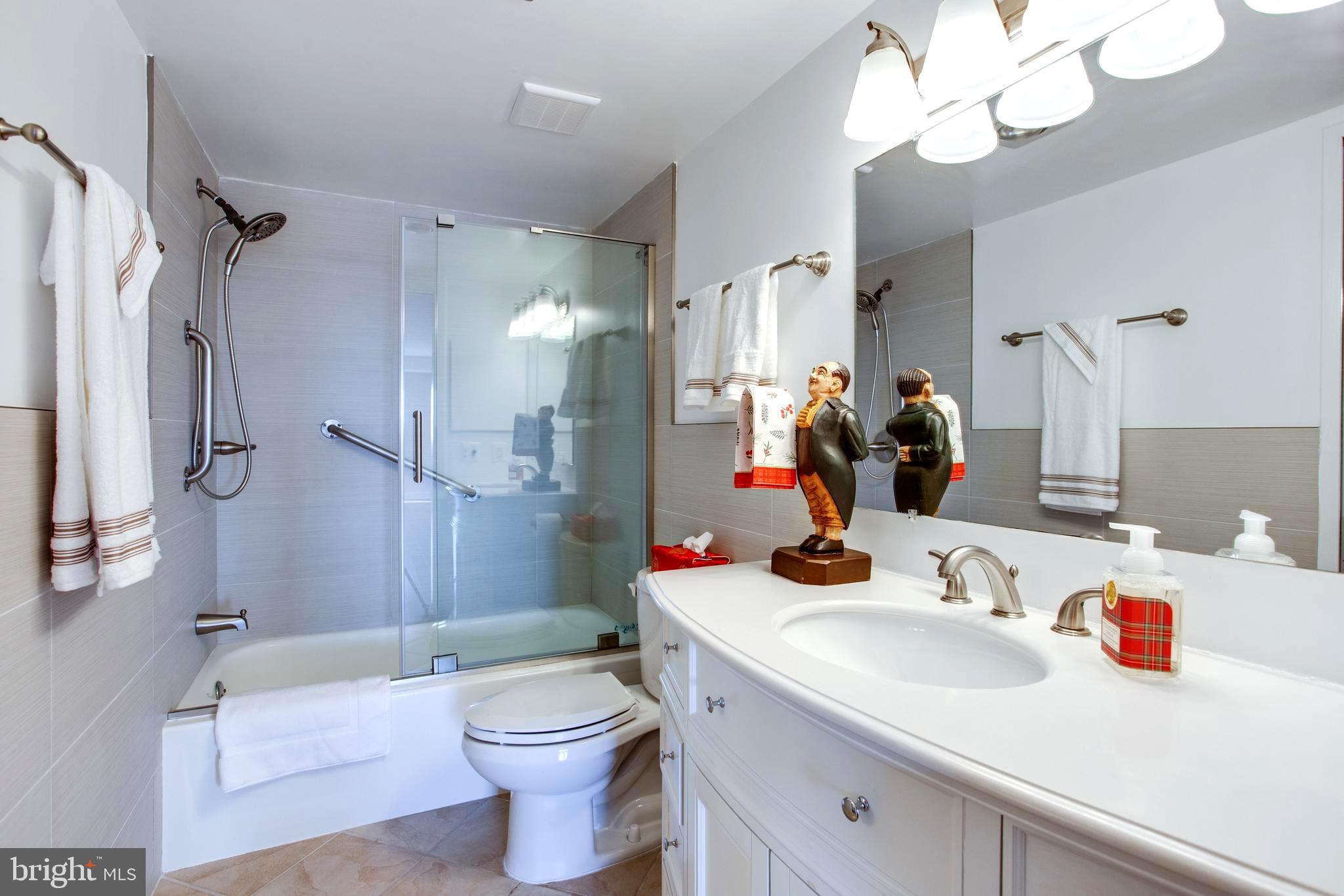 REGENCY - Residential Lease