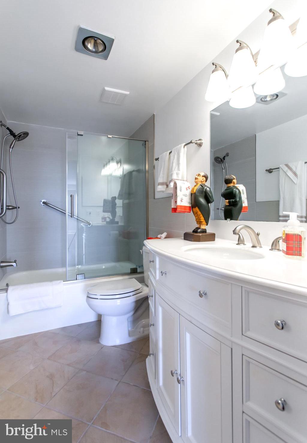 REGENCY - Residential Lease