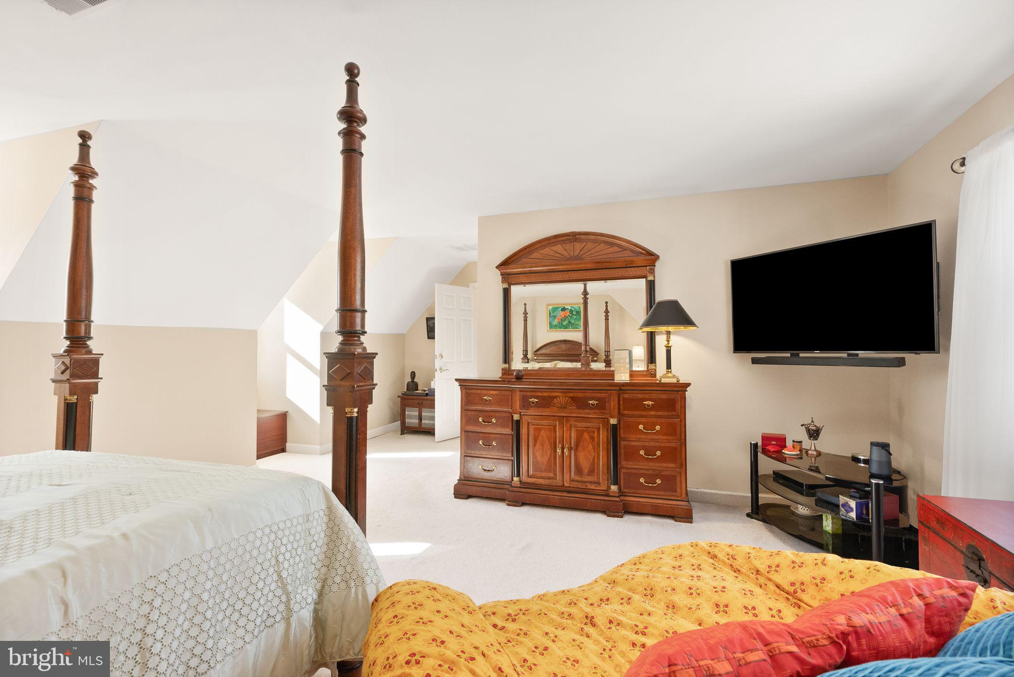 NAPLES MANOR - Residential