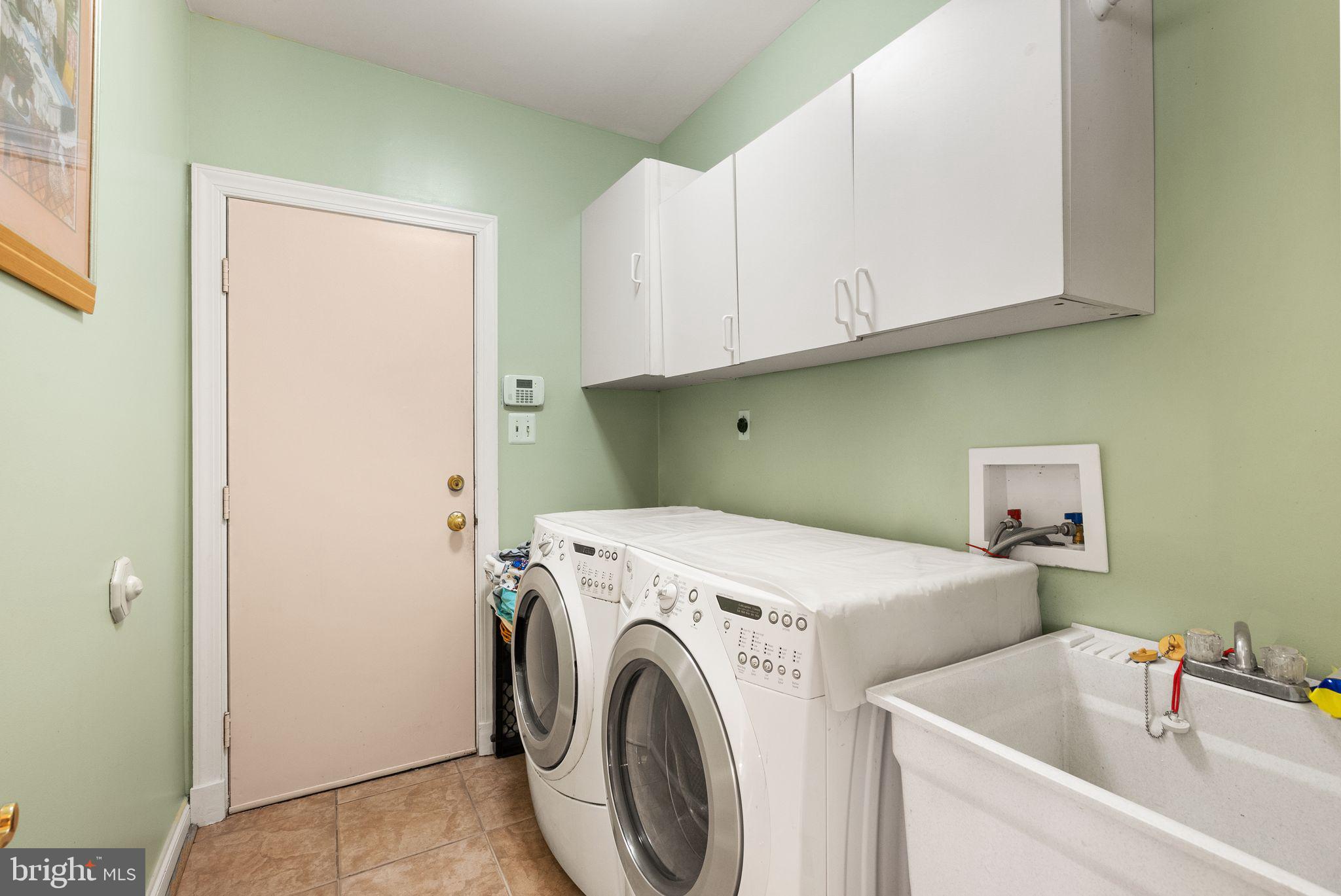 NAPLES MANOR - Residential