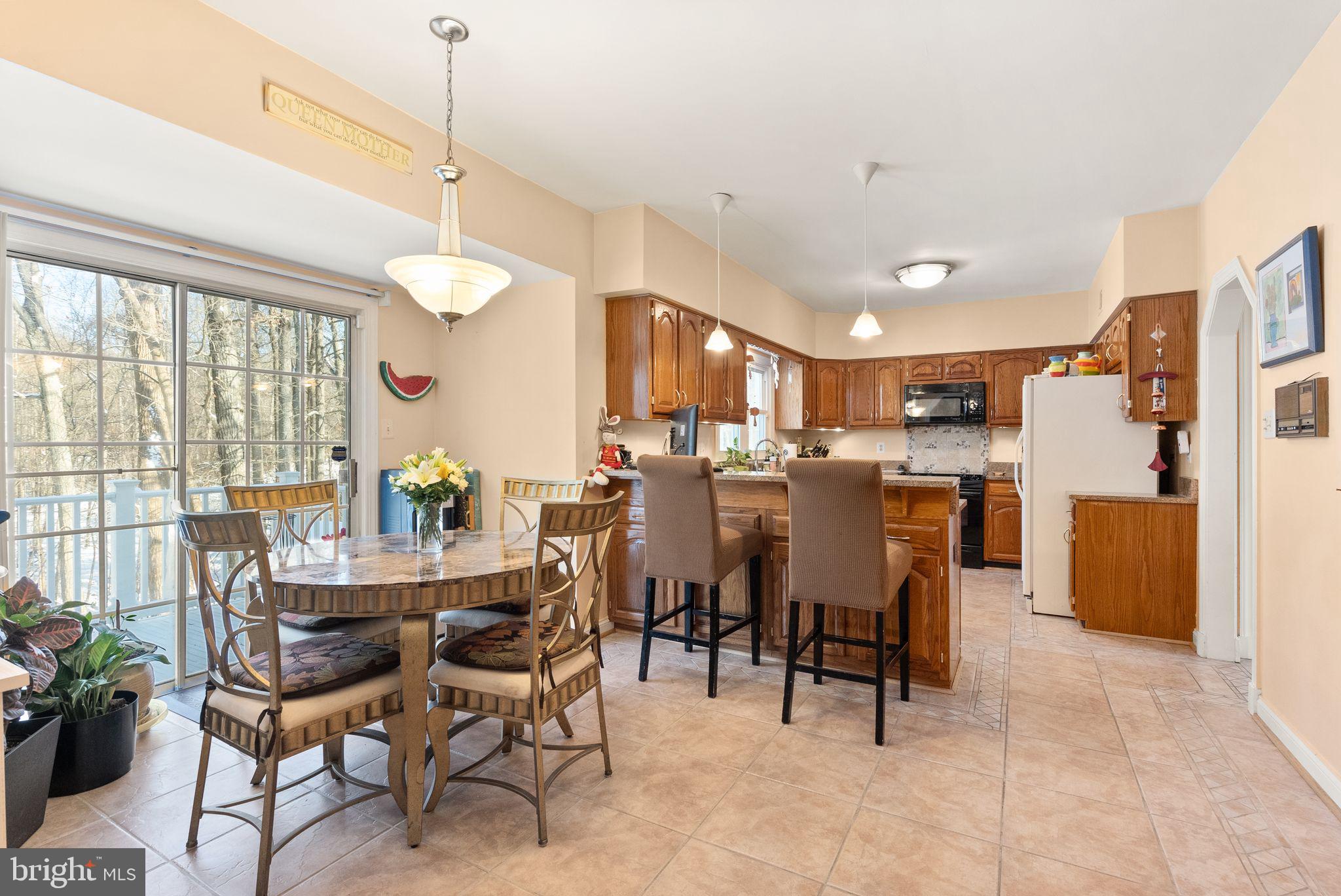 NAPLES MANOR - Residential