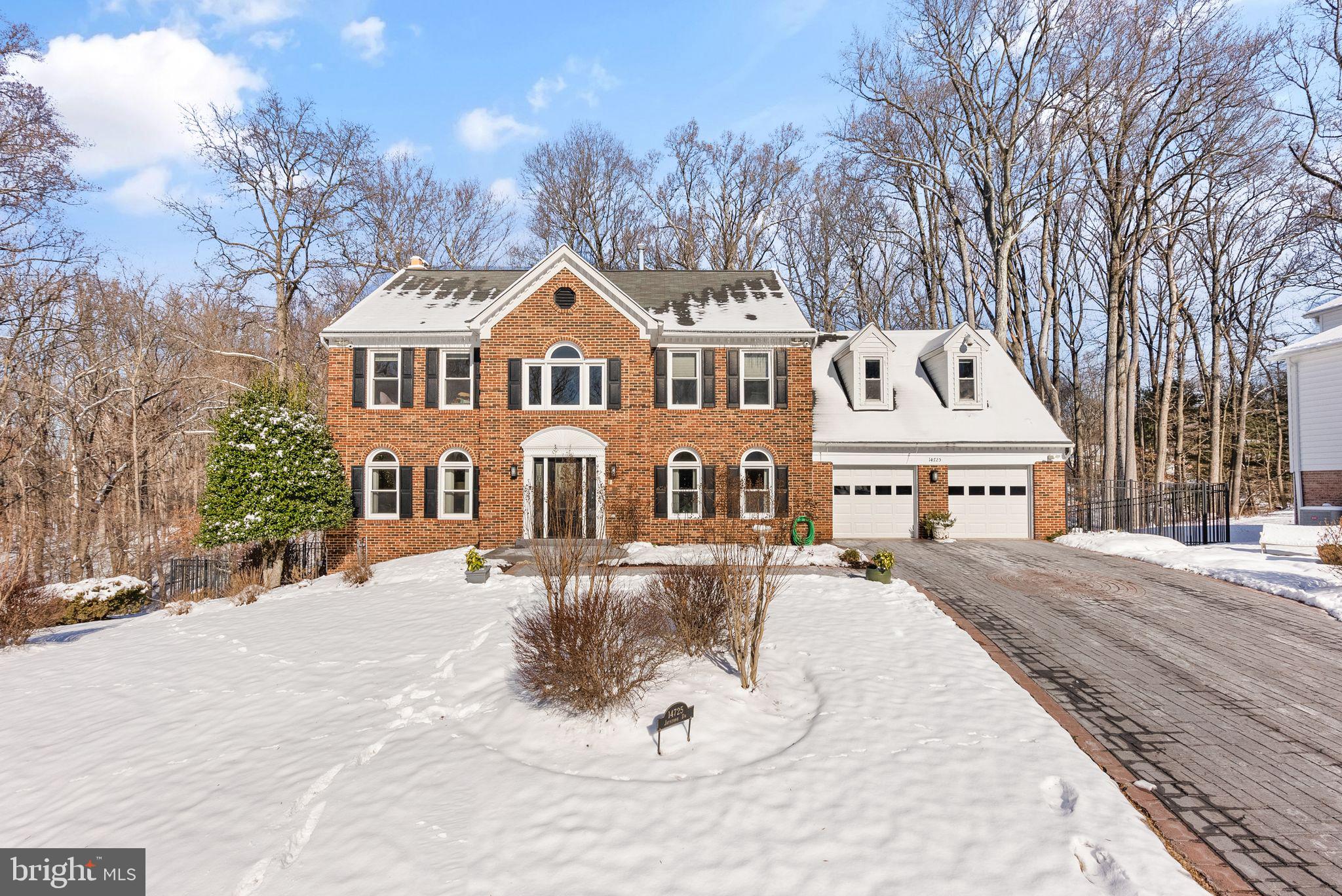 NAPLES MANOR - Residential