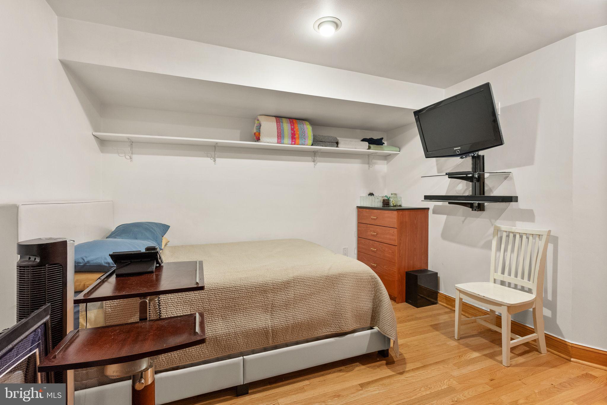 NAPLES MANOR - Residential