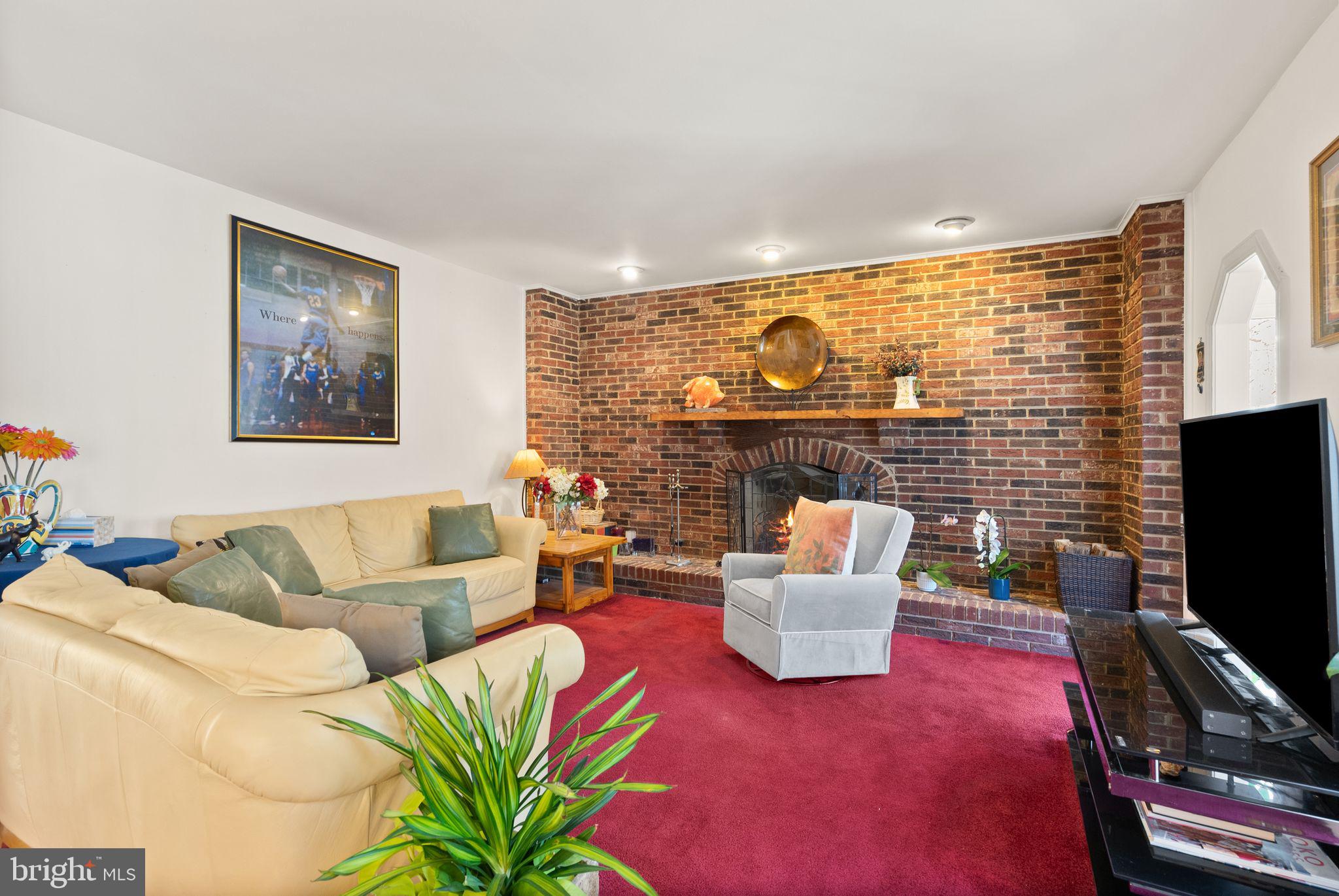 NAPLES MANOR - Residential