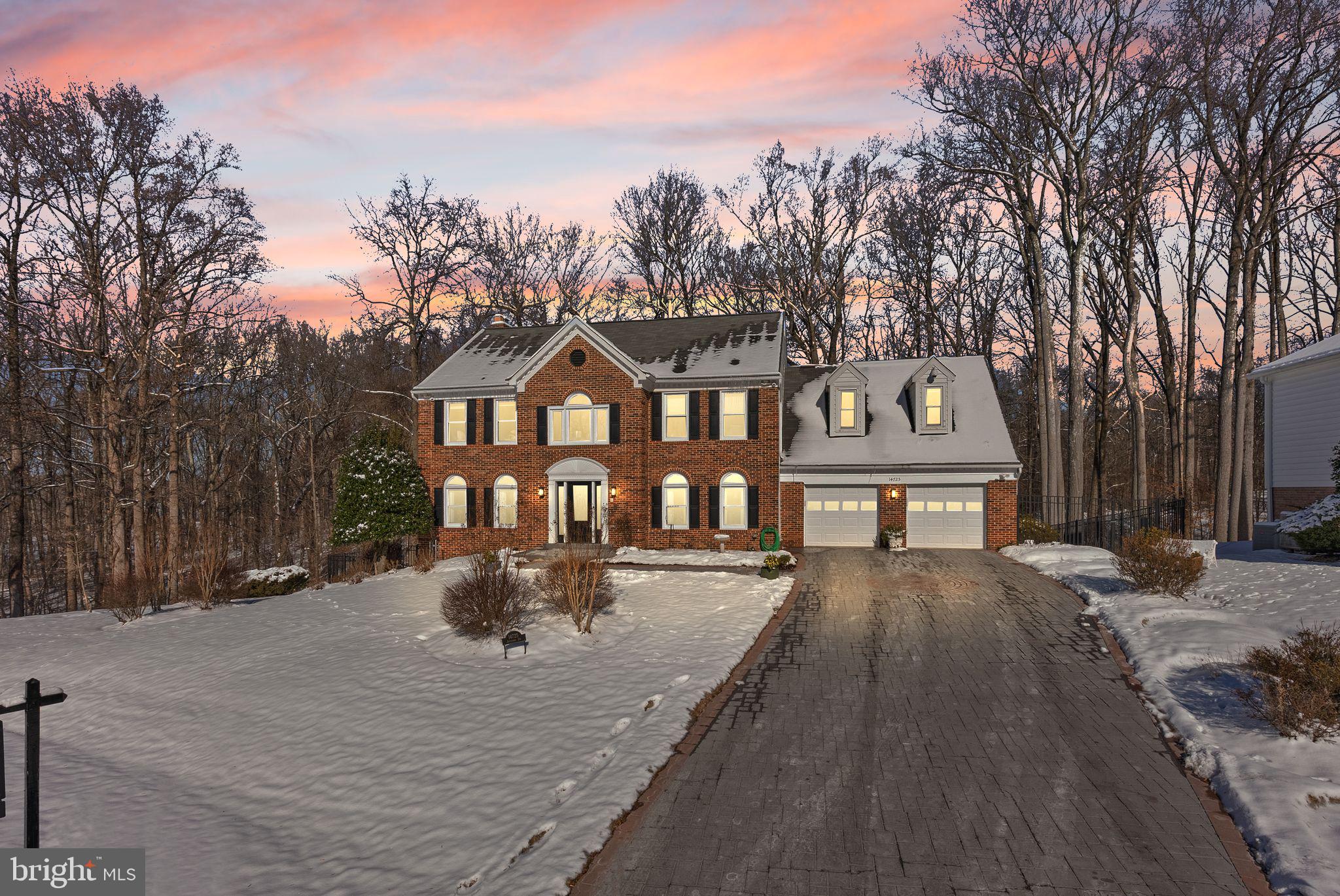 NAPLES MANOR - Residential