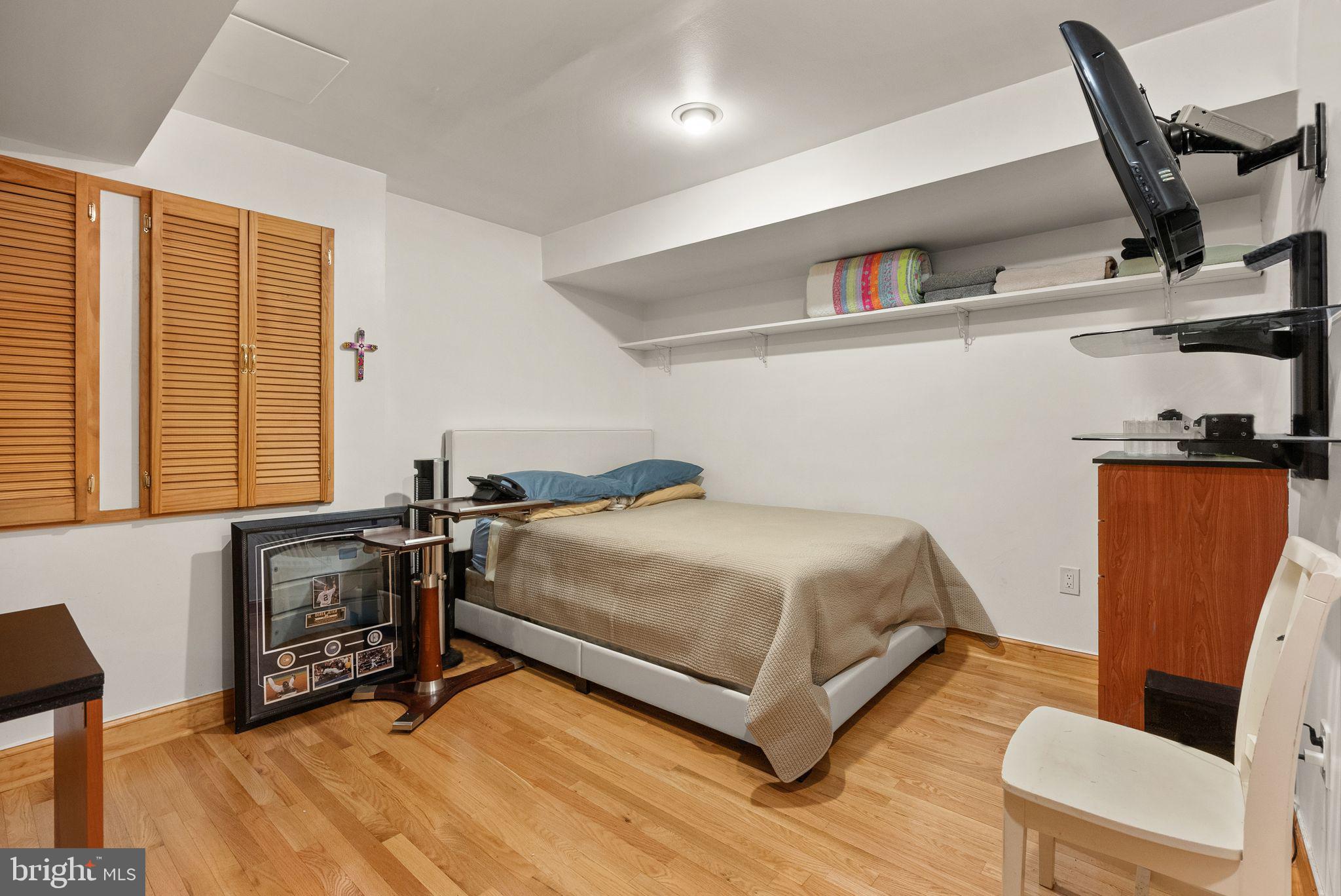 NAPLES MANOR - Residential