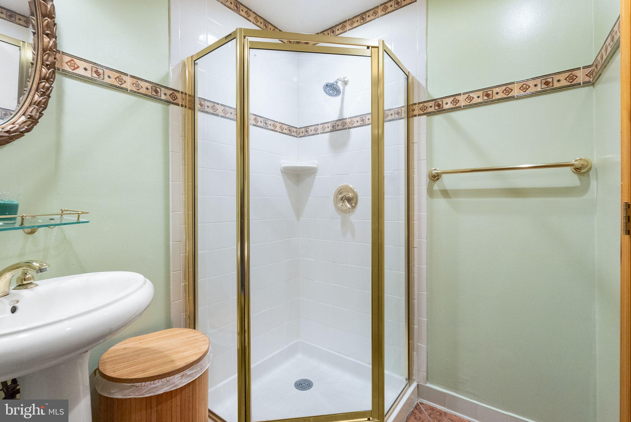 NAPLES MANOR - Residential