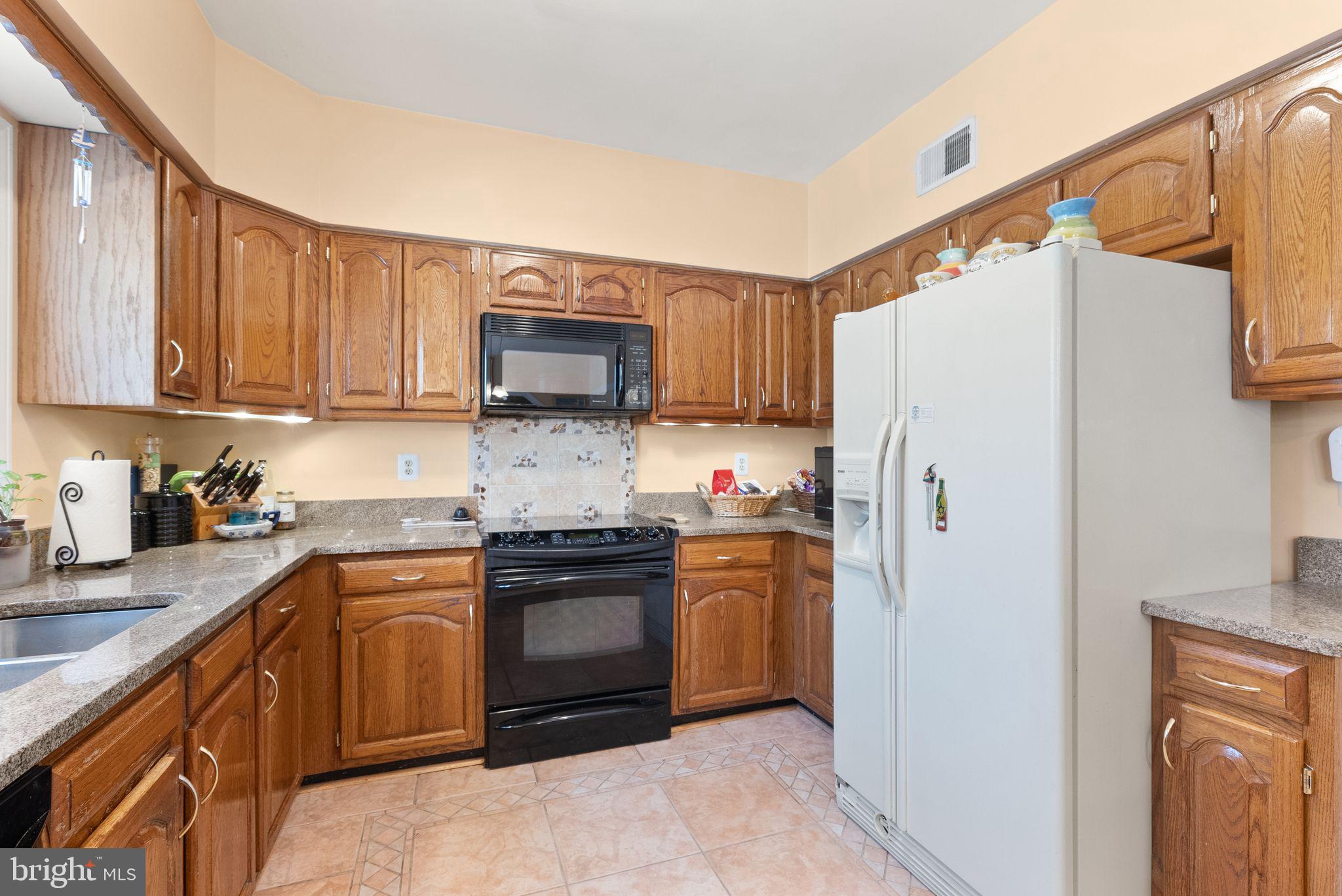 NAPLES MANOR - Residential