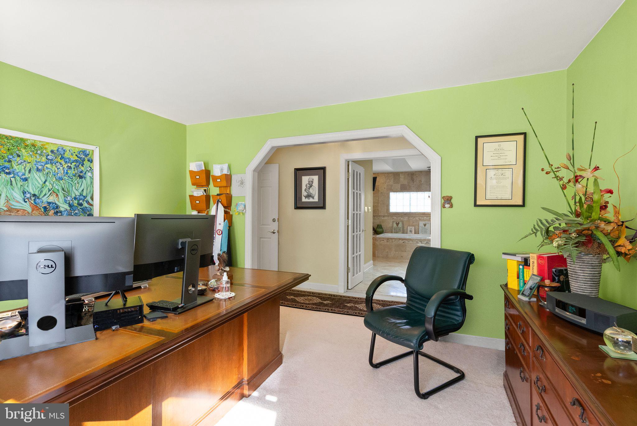 NAPLES MANOR - Residential