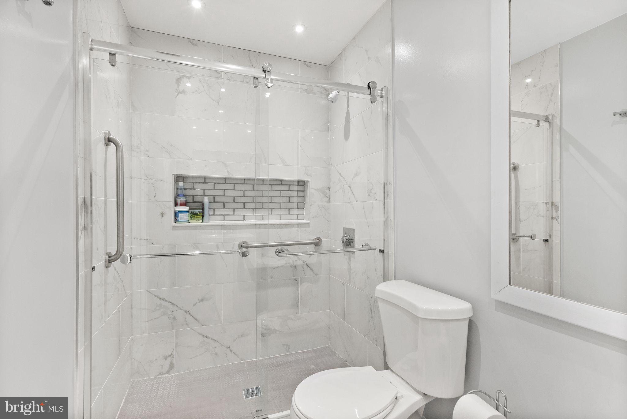 NAPLES MANOR - Residential