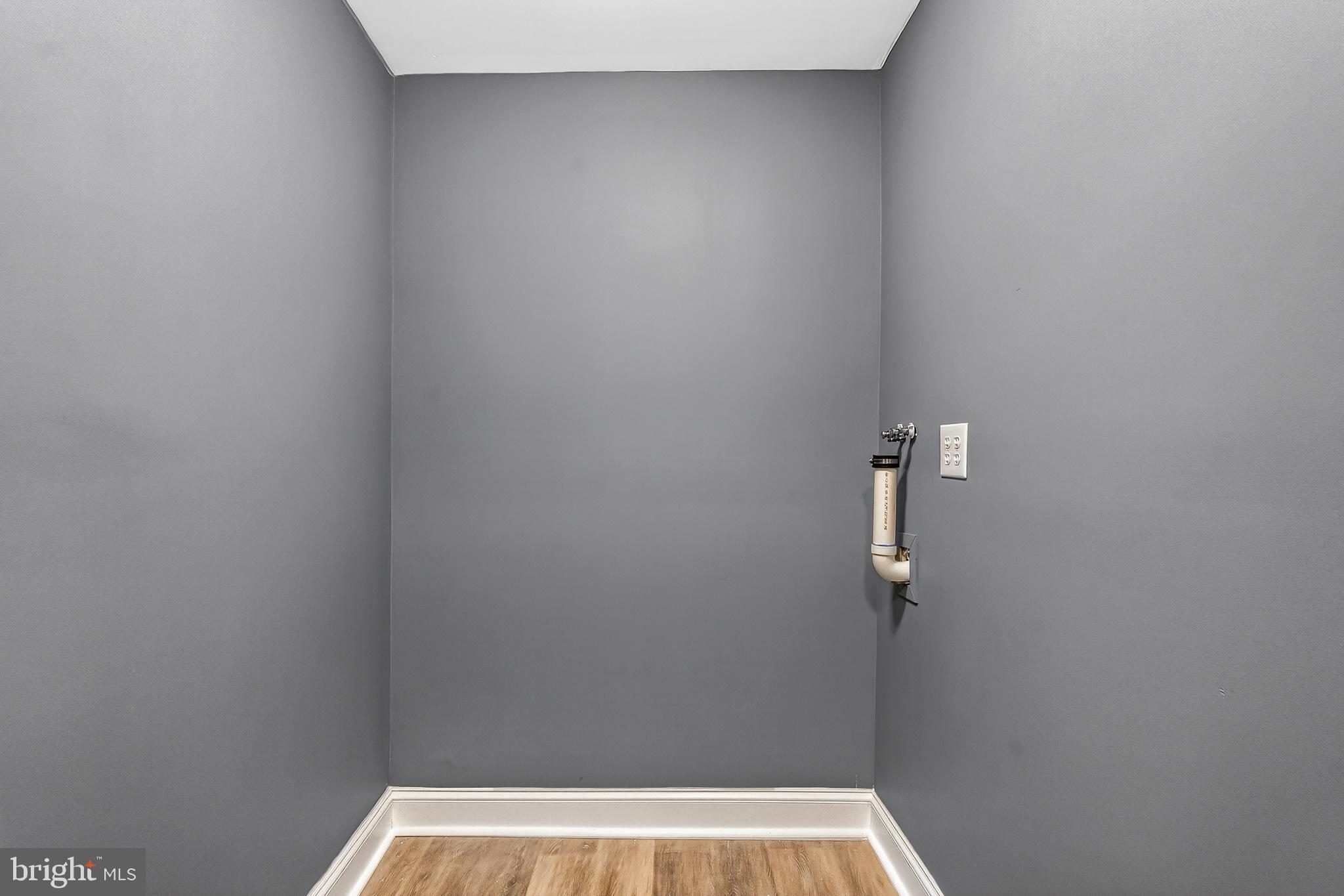 257 S PINE 259