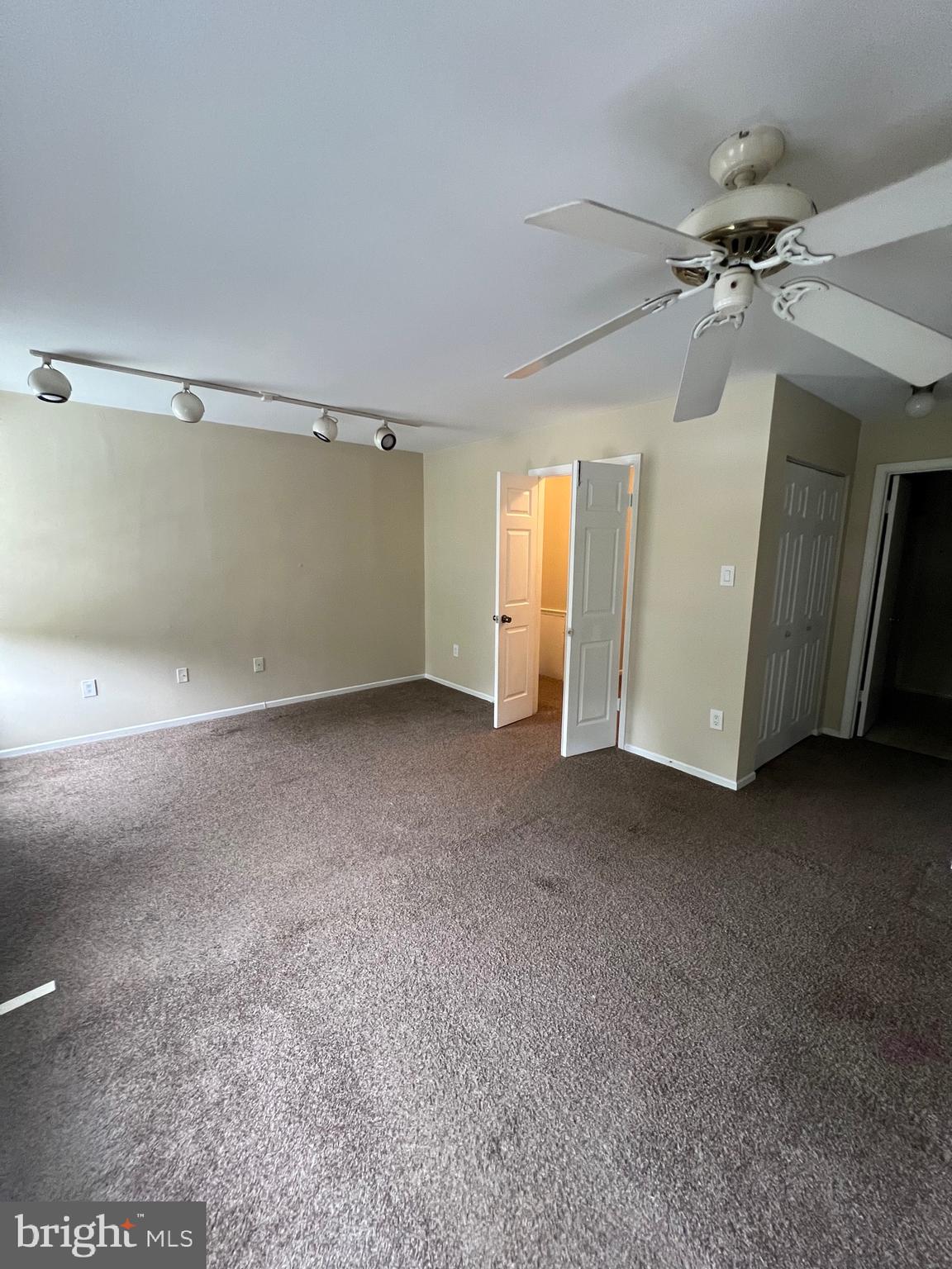 TOWNES OF GLOUCESTER - Residential