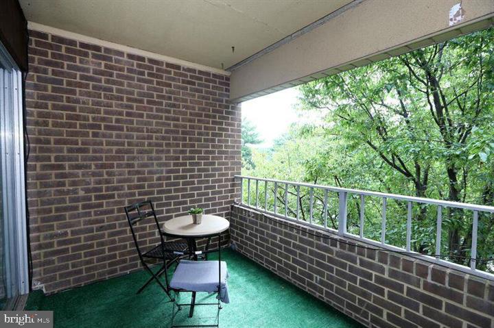 VILLA RIDGE CONDOMINIUM - Residential Lease