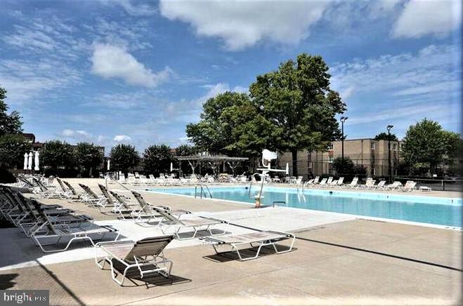 VILLA RIDGE CONDOMINIUM - Residential Lease