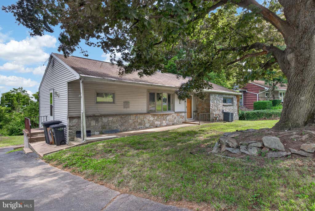 Photo of 44 Peacock Drive, LANCASTER, PA 17601 (MLS # PALA2090344)