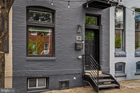 Photo of 108 S Washington Street, BALTIMORE, MD 21231 (MLS # MDBA2213564)