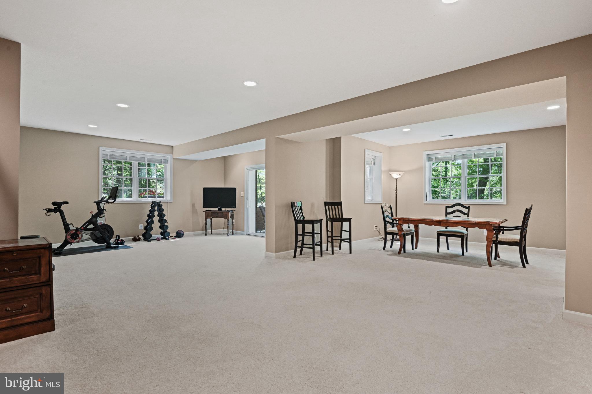 HUNTERBROOKE - Residential