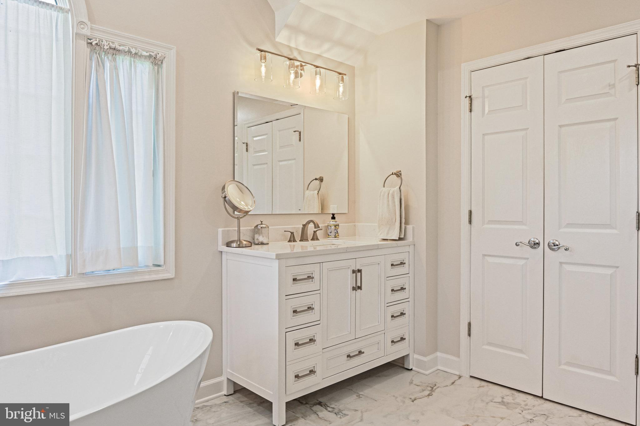 HUNTERBROOKE - Residential