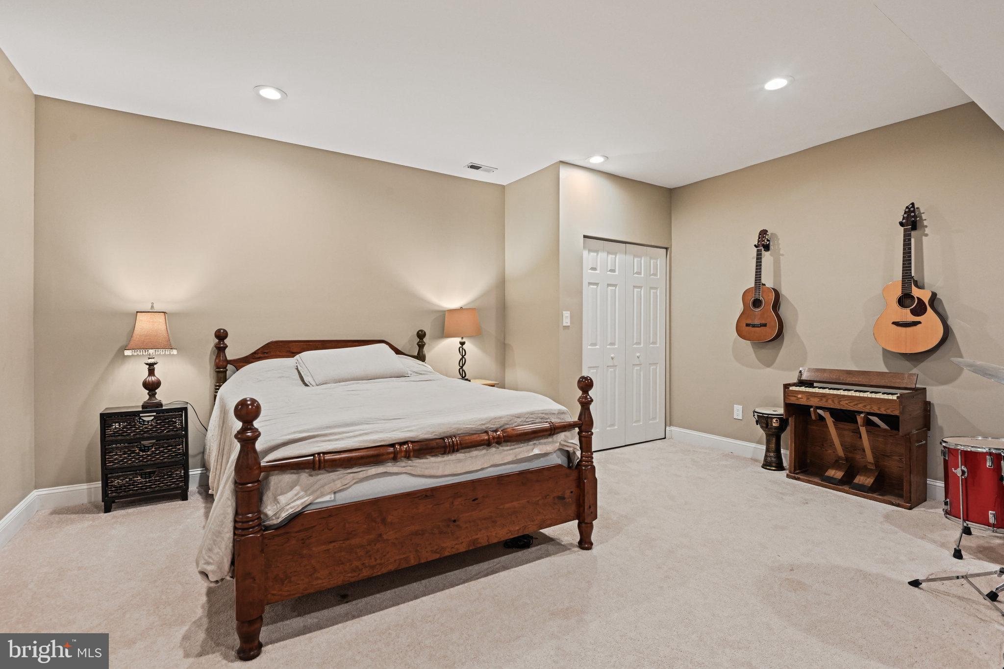 HUNTERBROOKE - Residential