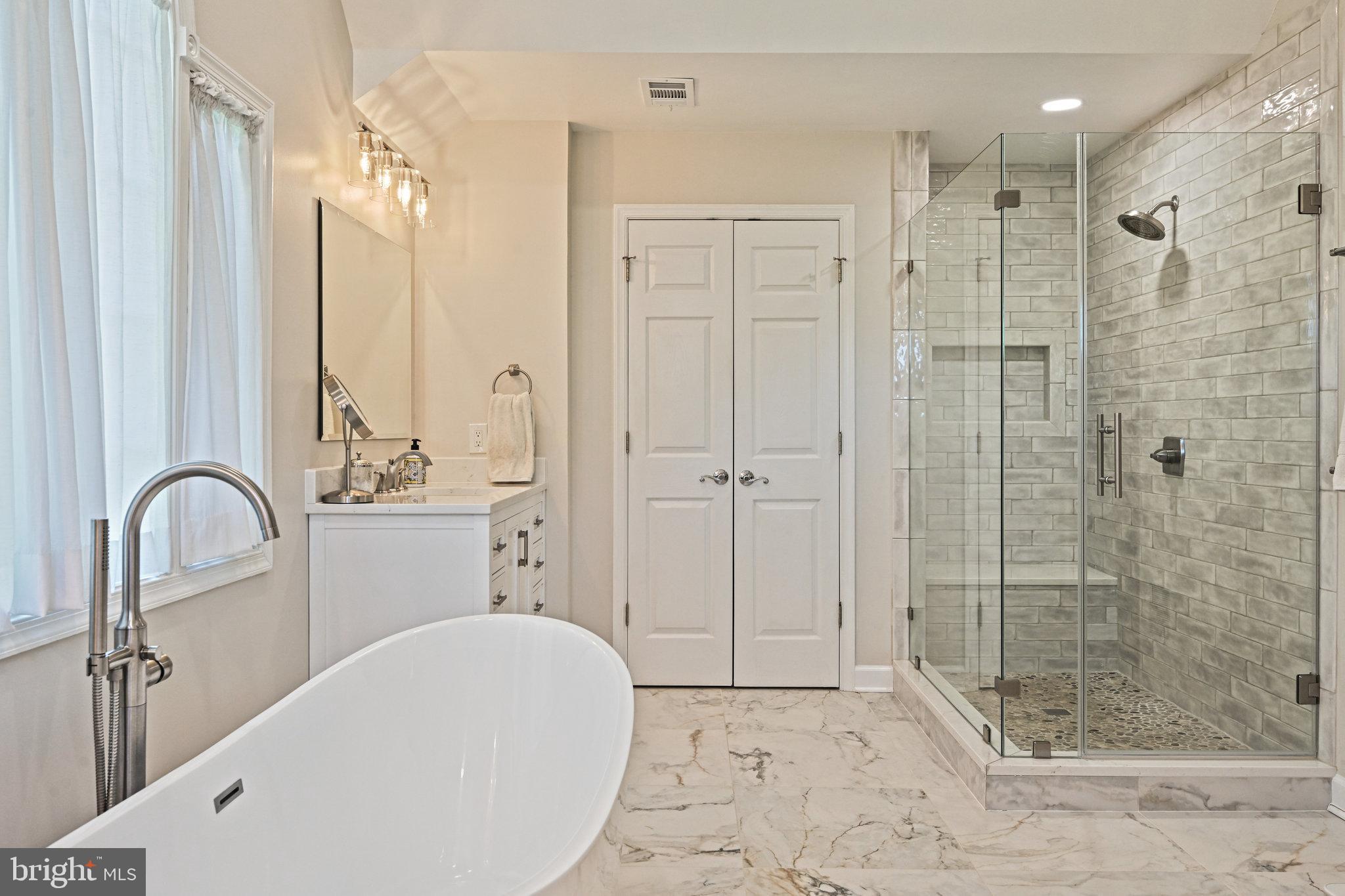 HUNTERBROOKE - Residential