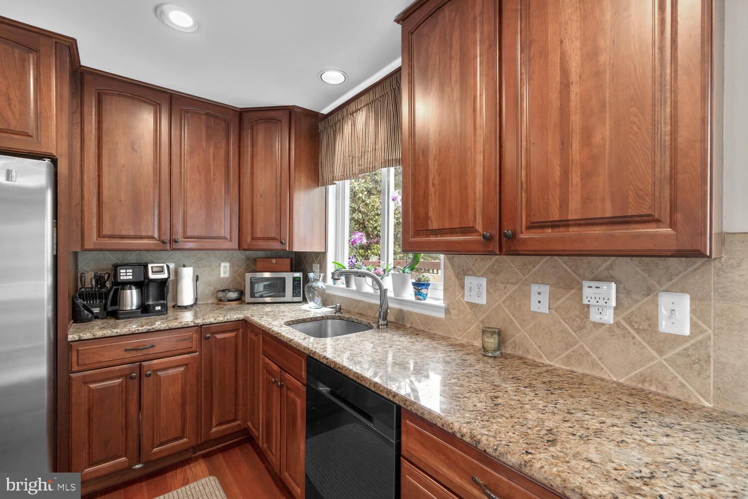 CHRISTIE ESTATES - Residential