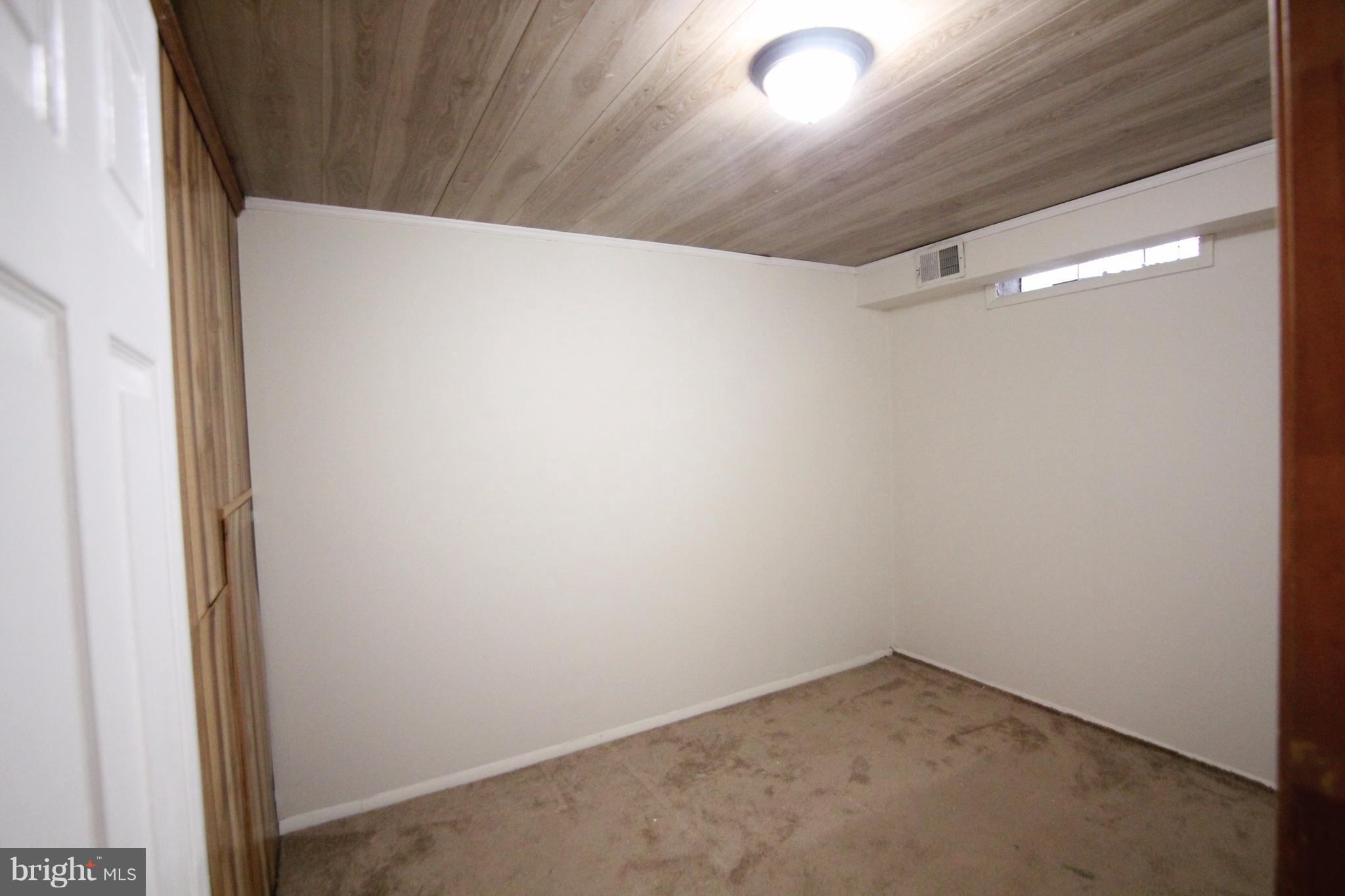 GREENWICH HILL - Residential Lease