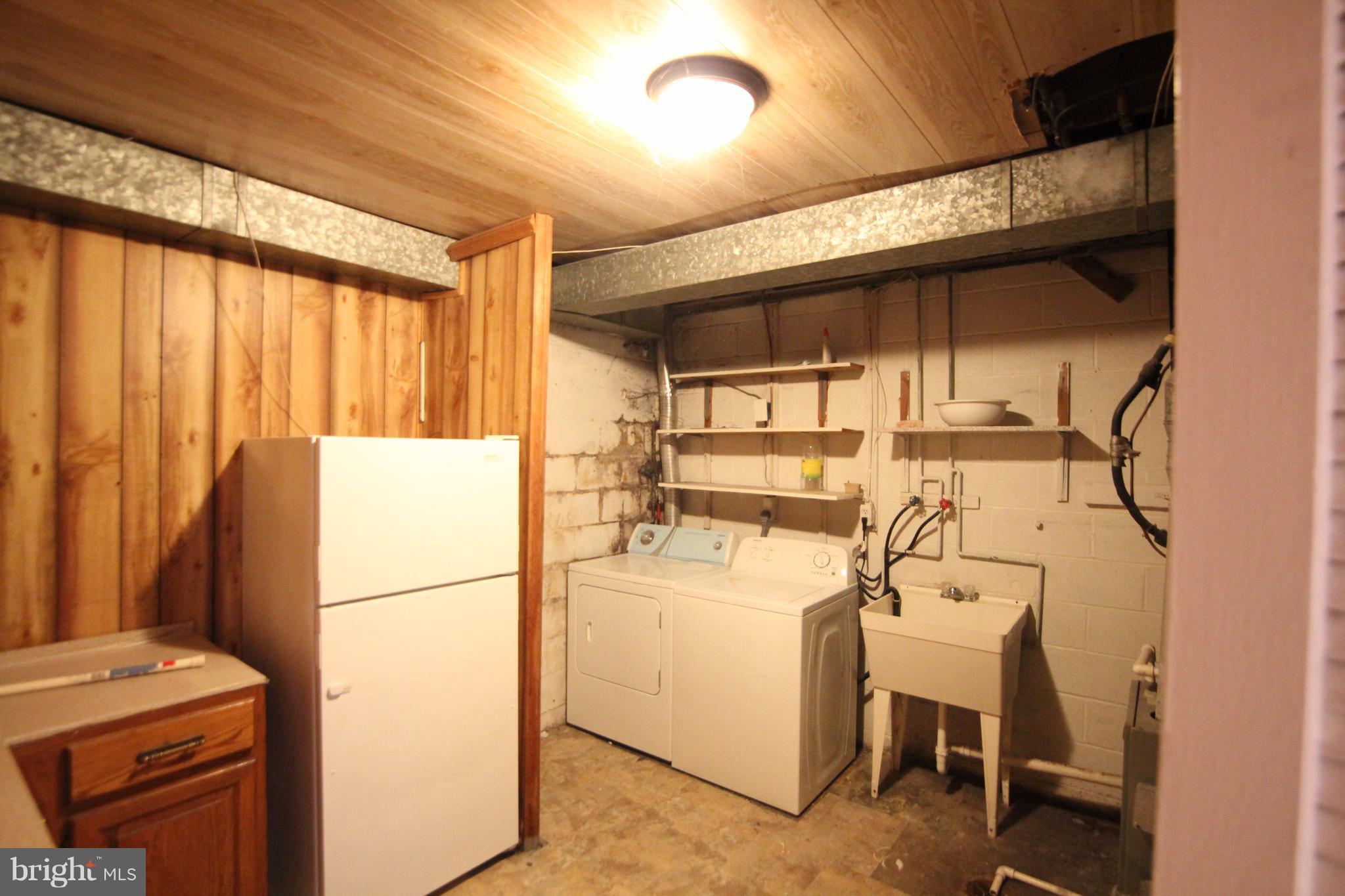 GREENWICH HILL - Residential Lease