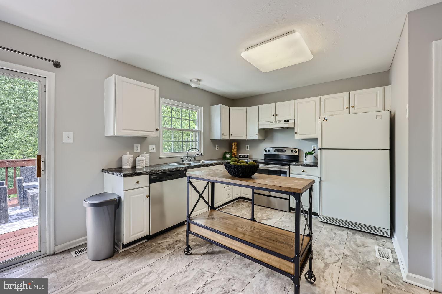 CASTLE STONE AT WHITE MARSH - Residential