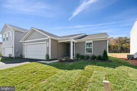 39 Holly Road, Charles Town, WV MLS: WVJF2016970
