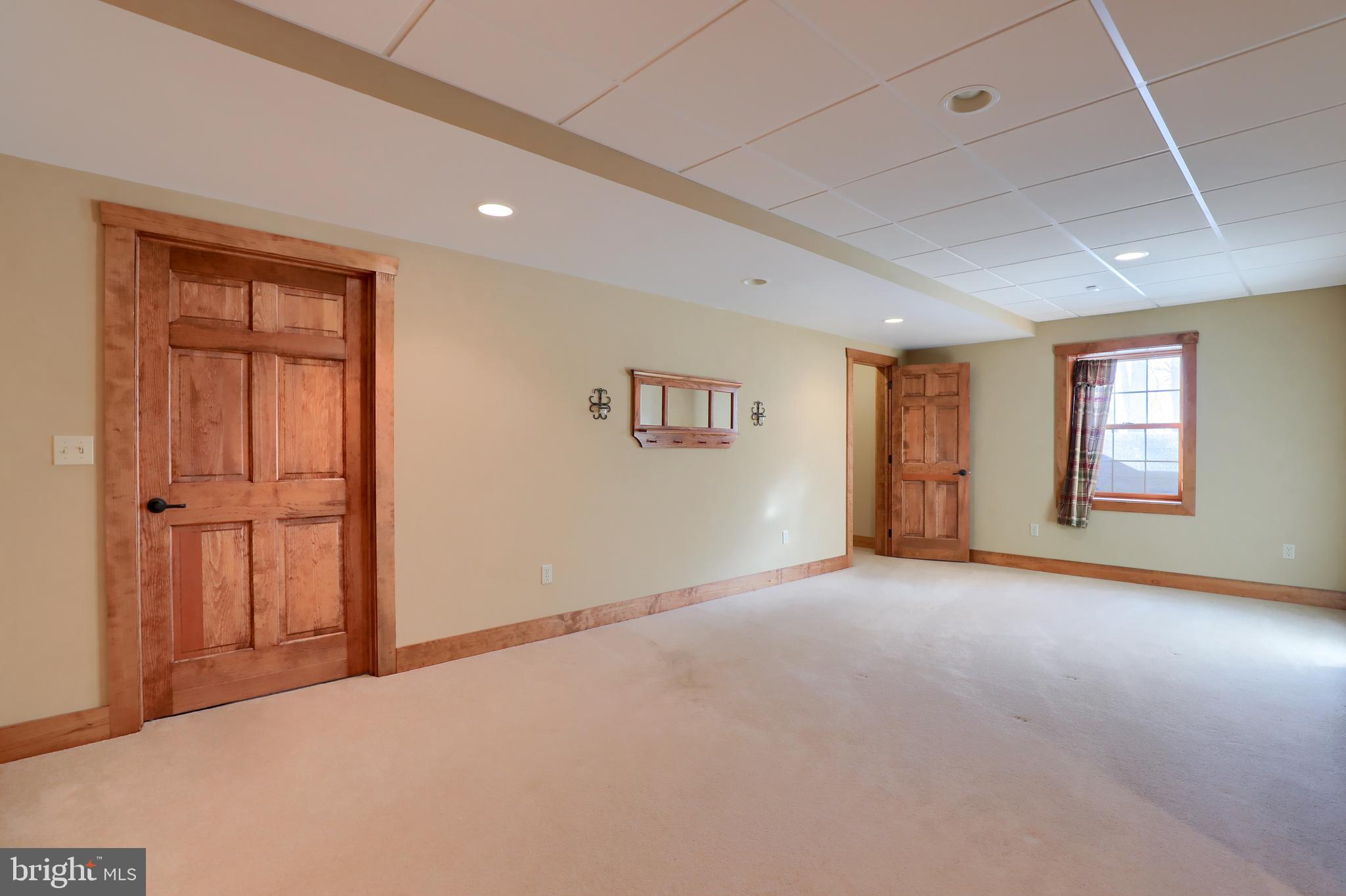 WOODS OF ROUNDTOP - Residential