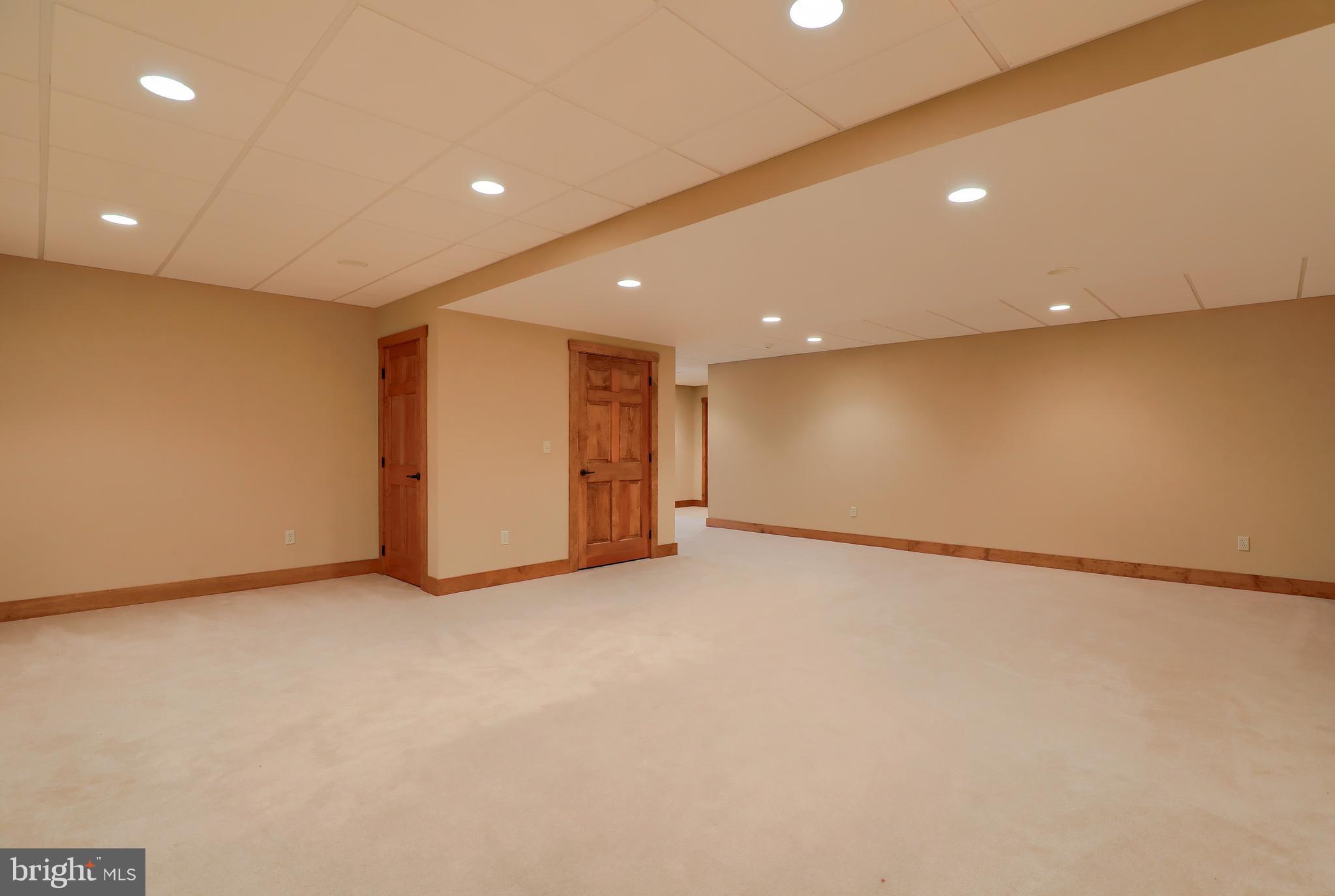 WOODS OF ROUNDTOP - Residential