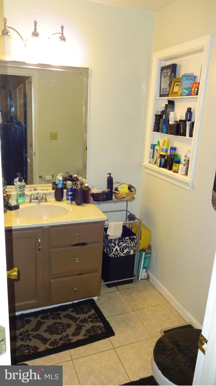 ROBBINS ESTATES - Residential