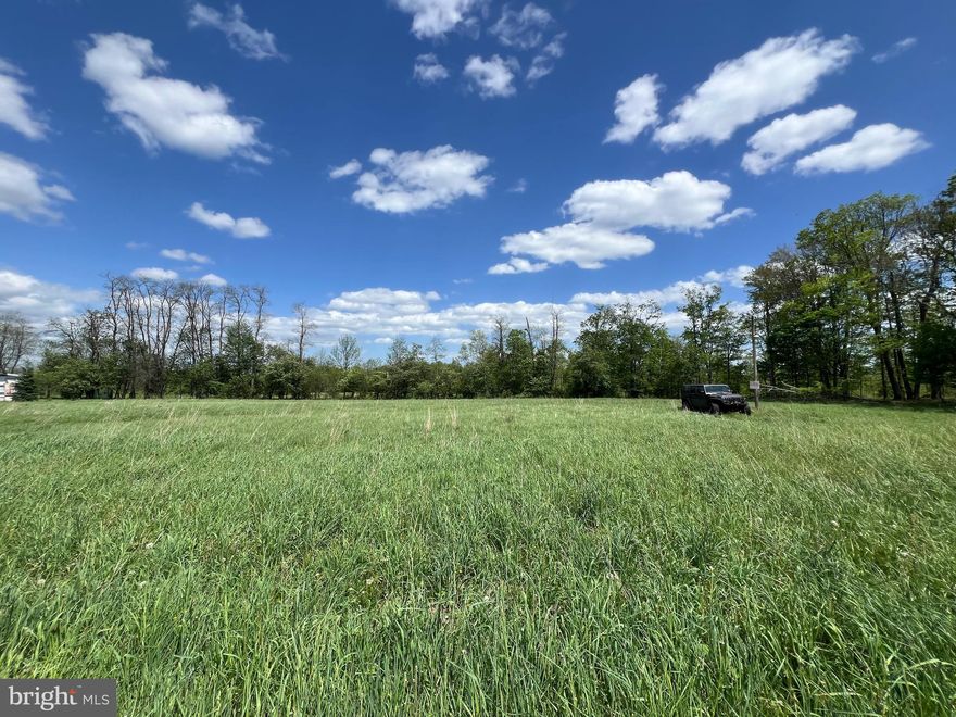 Affordable, UNRESTRICTED, cleared building lot for residential or recreational use. Not far from lake! Septic on site. Electric available. Easy access off paved county dead end road with low volume of traffic. Within half hour to Canaan, Timberline, Blackwater Falls!!