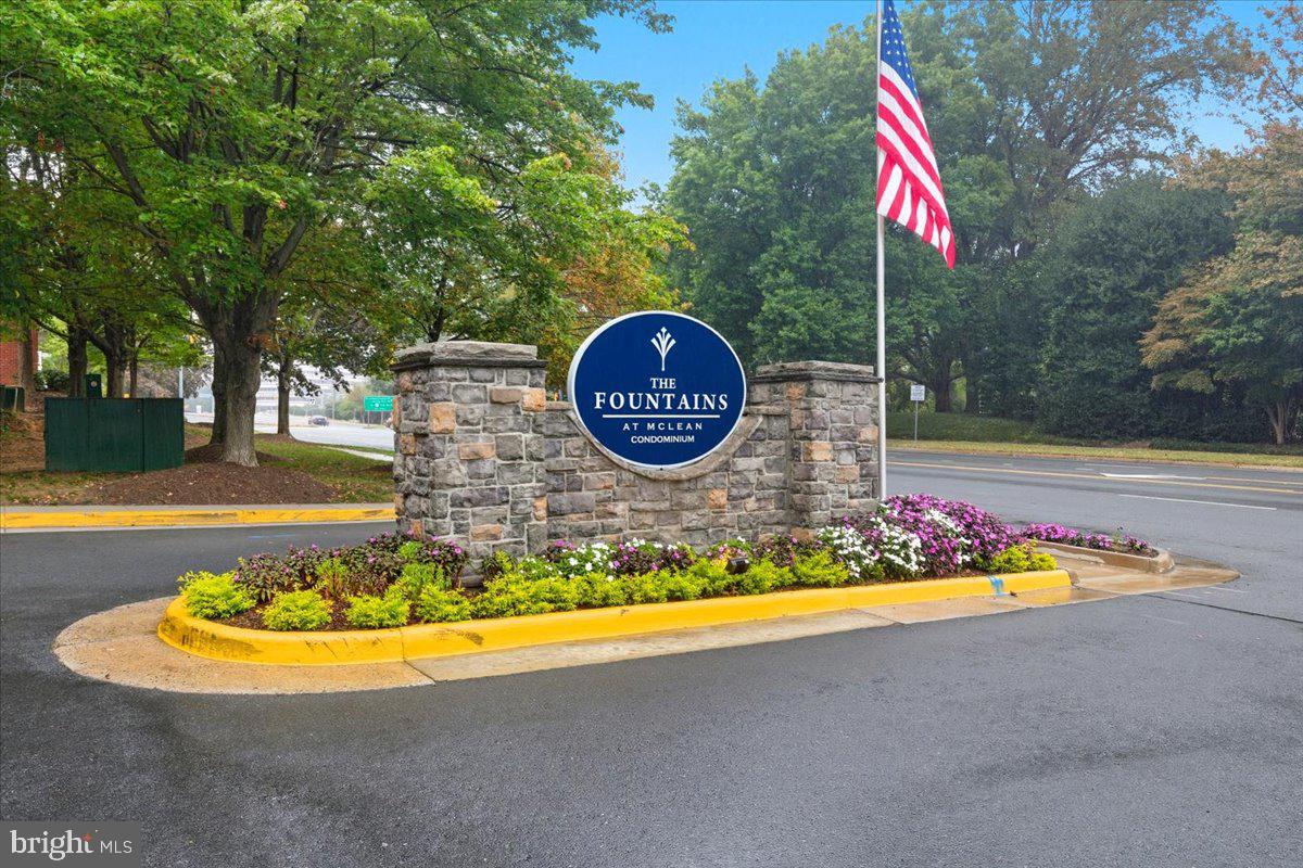 FOUNTAINS AT MCLEAN - Residential