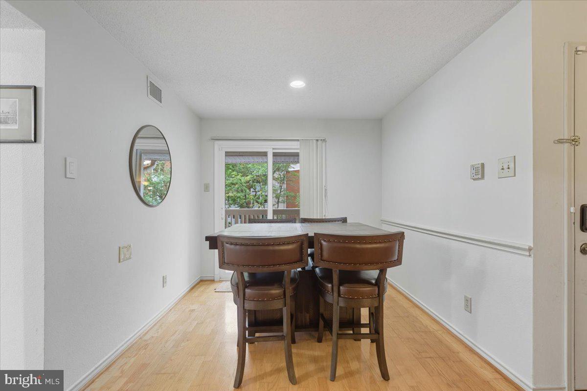 FOUNTAINS AT MCLEAN - Residential