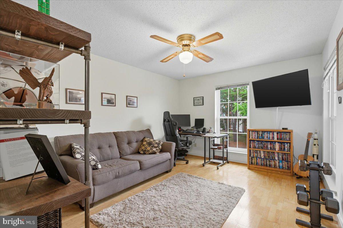 FOUNTAINS AT MCLEAN - Residential