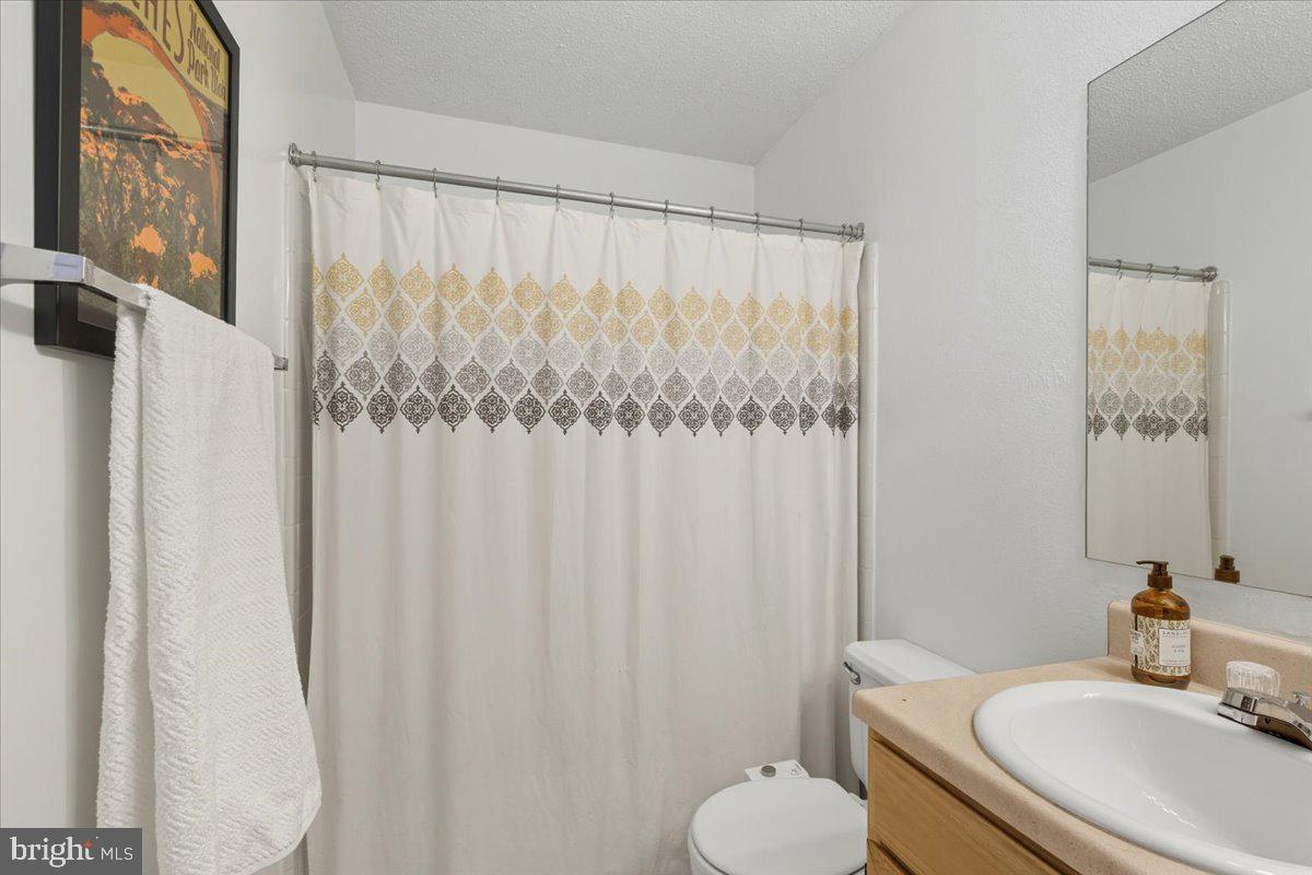 FOUNTAINS AT MCLEAN - Residential