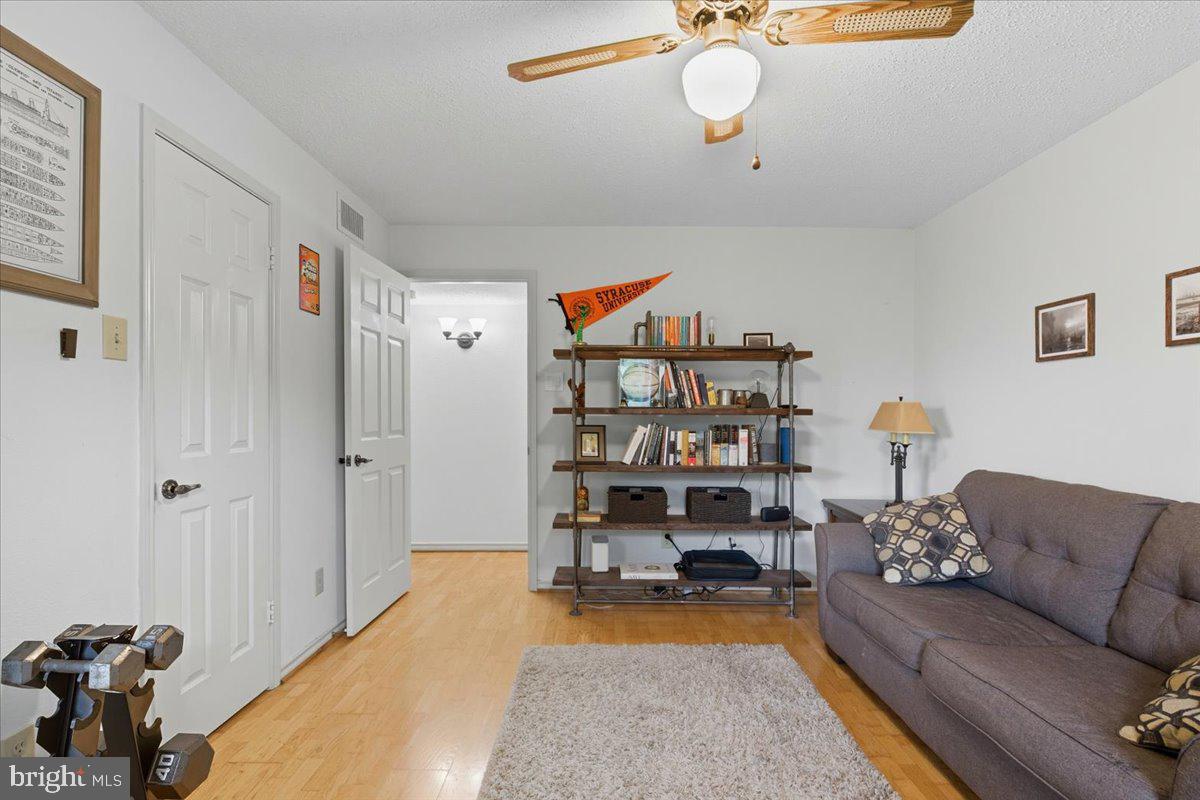 FOUNTAINS AT MCLEAN - Residential