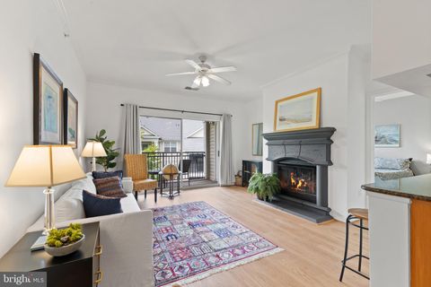 Photo of 12949 Centre Park Circle #404, HERNDON, VA 20171 (MLS # VAFX2321344)