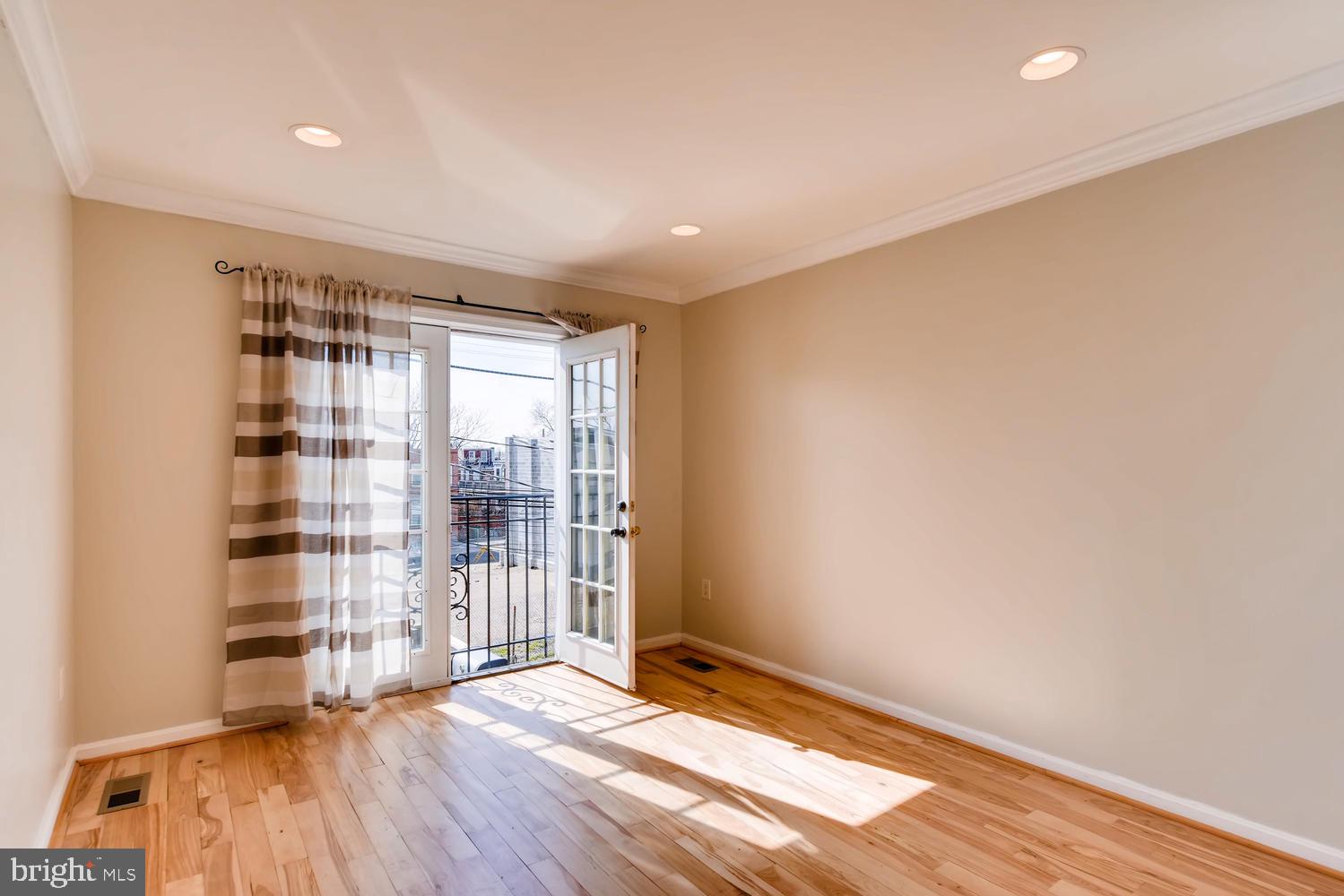 WASHINGTON VILLAGE - Residential