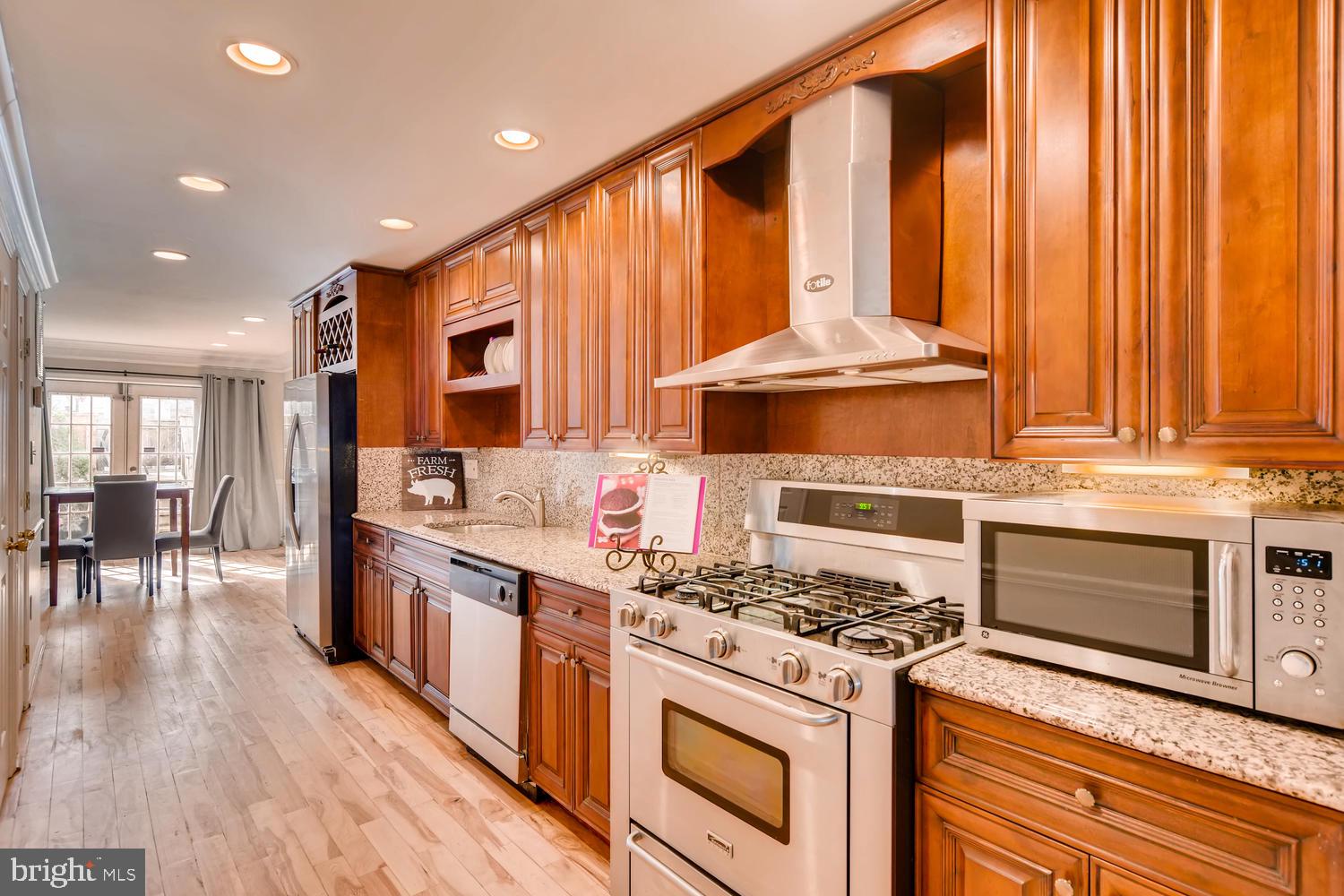 WASHINGTON VILLAGE - Residential