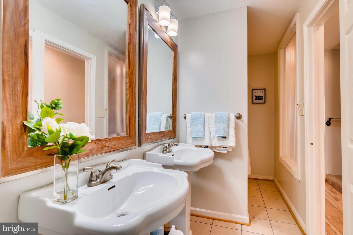 WASHINGTON VILLAGE - Residential