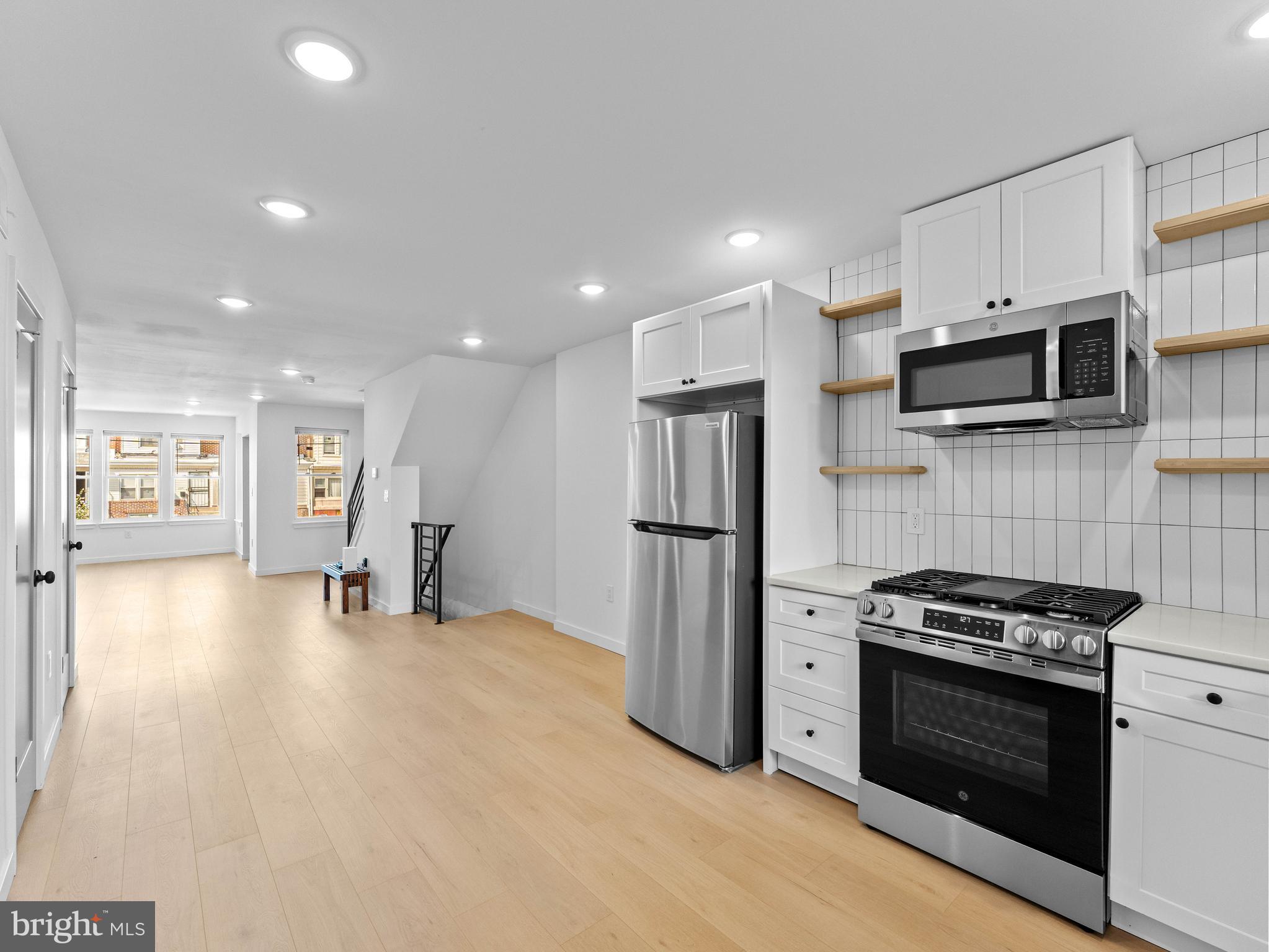 ELMWOOD PARK - Residential