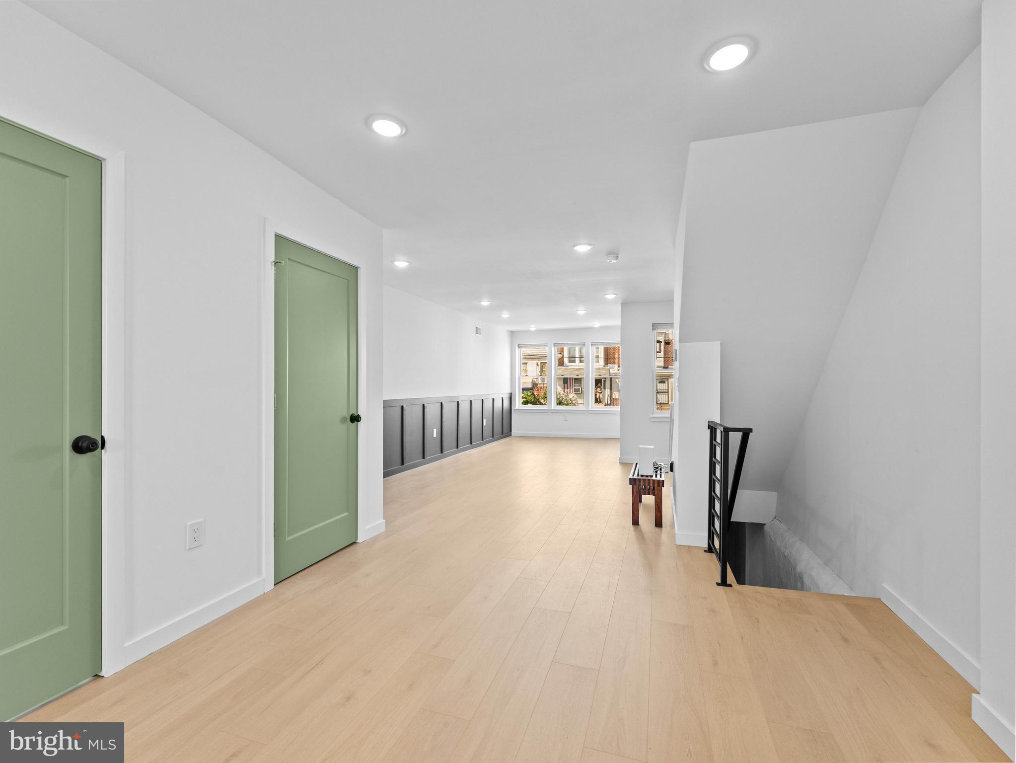 ELMWOOD PARK - Residential