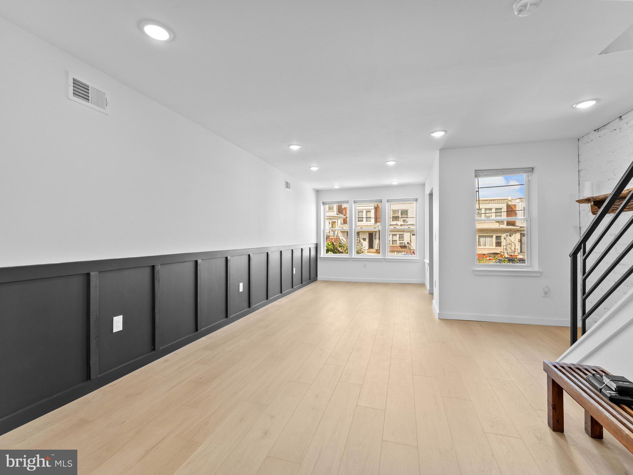 ELMWOOD PARK - Residential