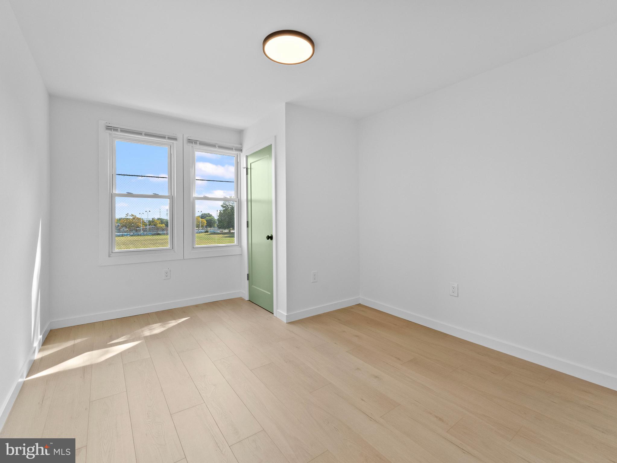 ELMWOOD PARK - Residential