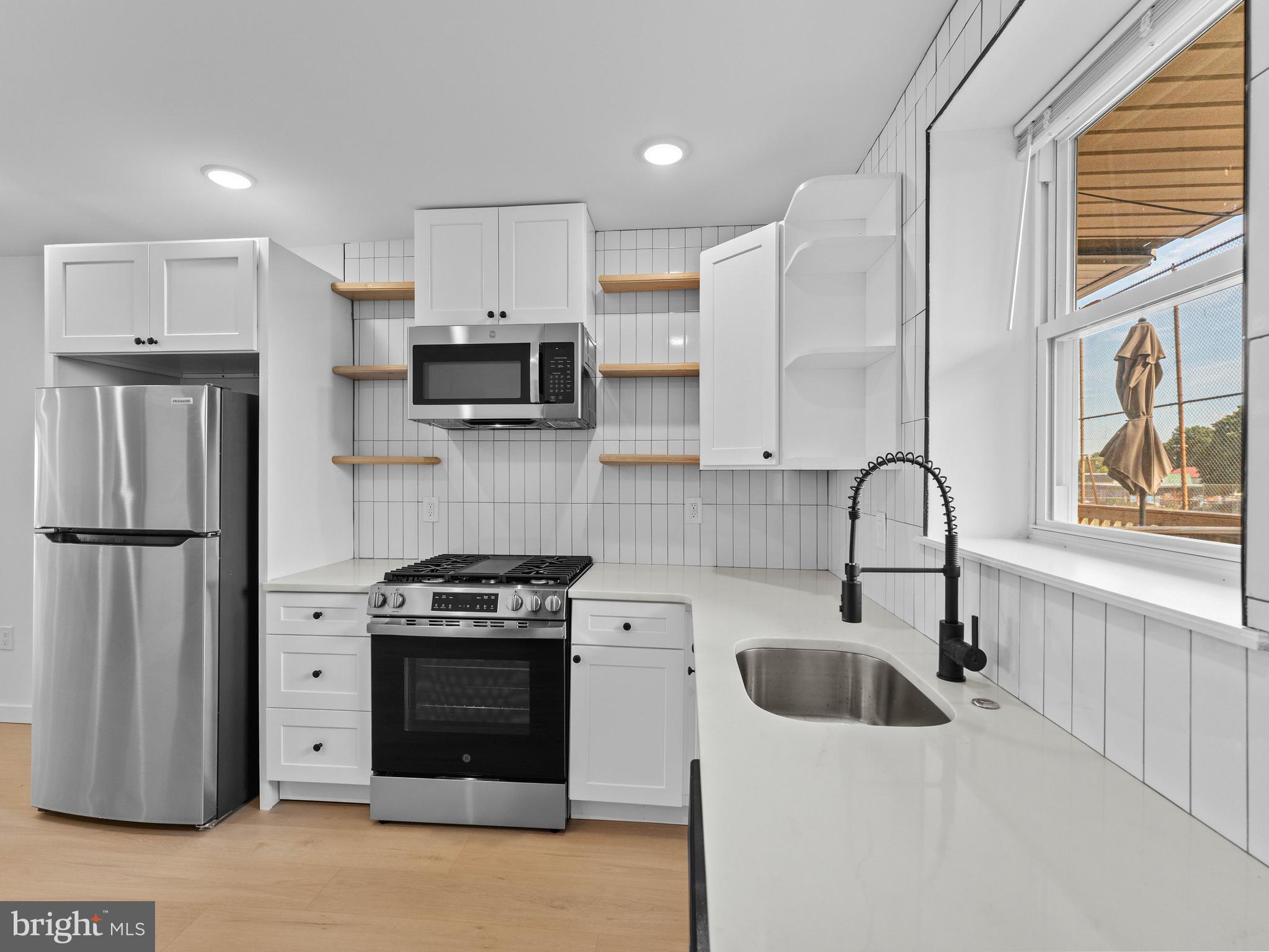 ELMWOOD PARK - Residential